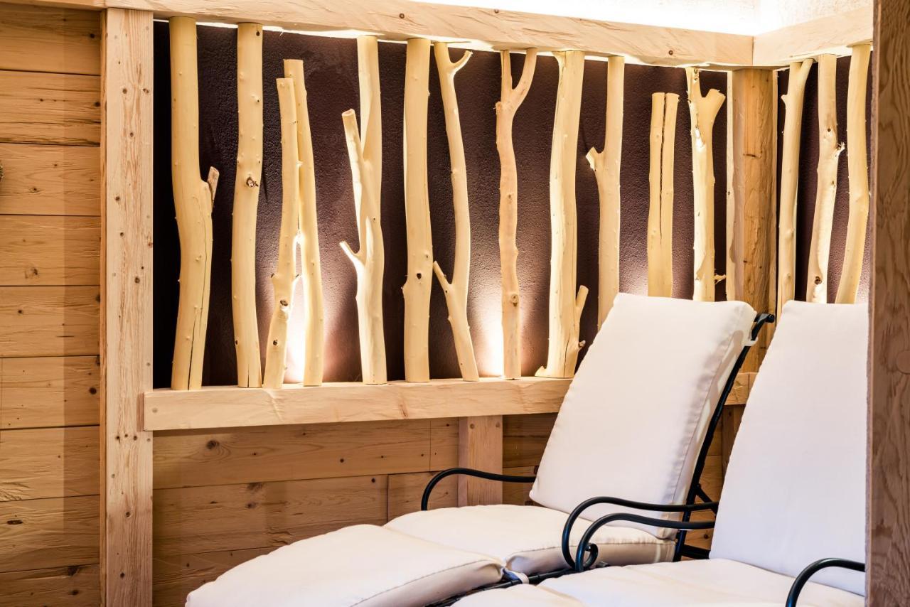 Garni Hotel Rosengarten B&B Selva di Val Gardena Ngoại thất bức ảnh