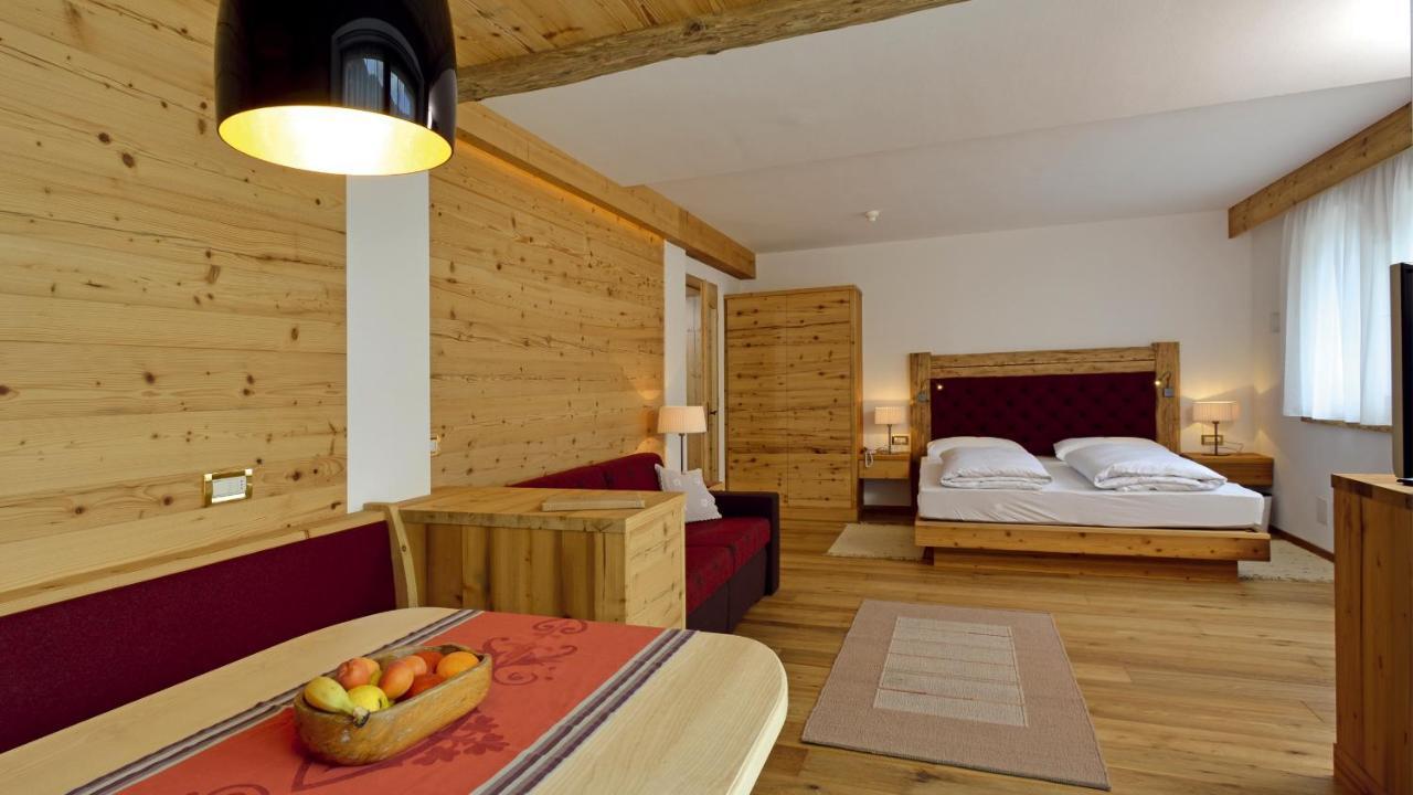 Garni Hotel Rosengarten B&B Selva di Val Gardena Ngoại thất bức ảnh
