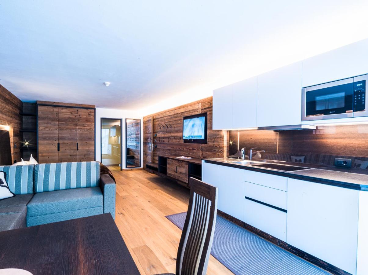 Garni Hotel Rosengarten B&B Selva di Val Gardena Ngoại thất bức ảnh