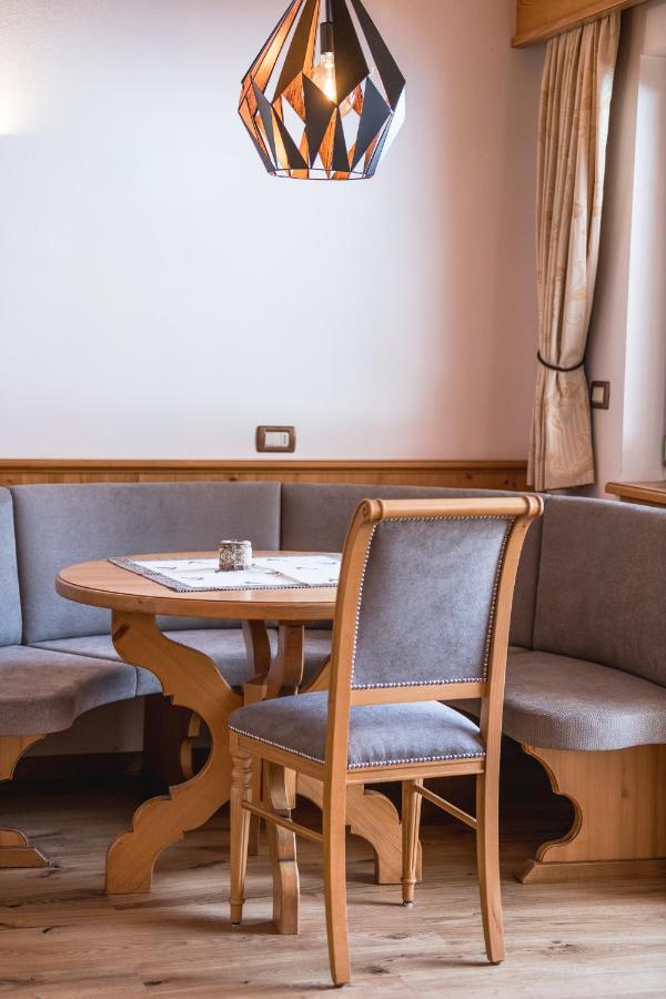 Garni Hotel Rosengarten B&B Selva di Val Gardena Ngoại thất bức ảnh
