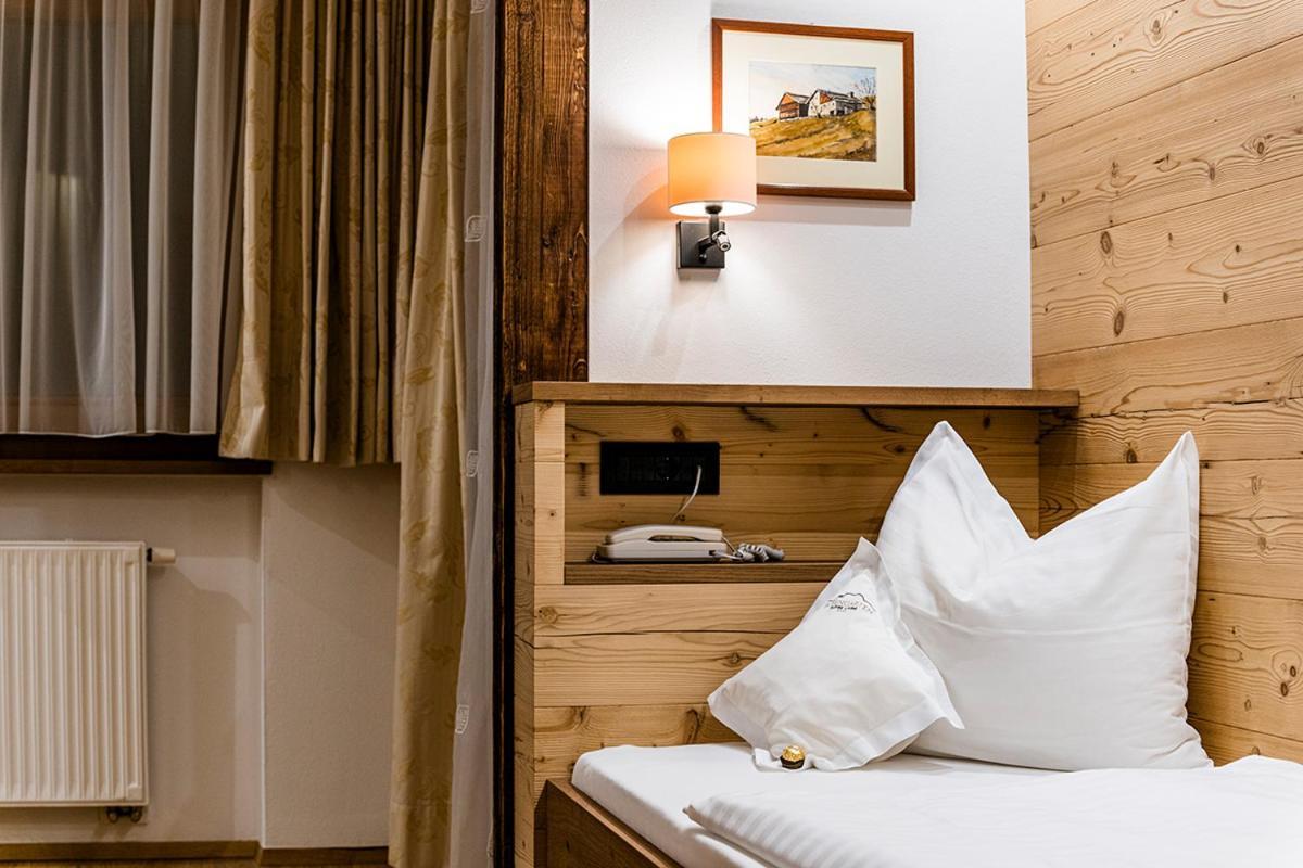 Garni Hotel Rosengarten B&B Selva di Val Gardena Ngoại thất bức ảnh