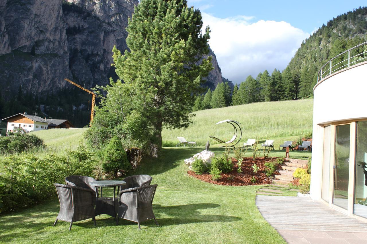 Garni Hotel Rosengarten B&B Selva di Val Gardena Ngoại thất bức ảnh