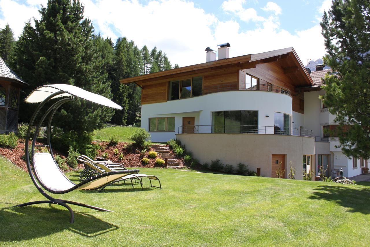 Garni Hotel Rosengarten B&B Selva di Val Gardena Ngoại thất bức ảnh