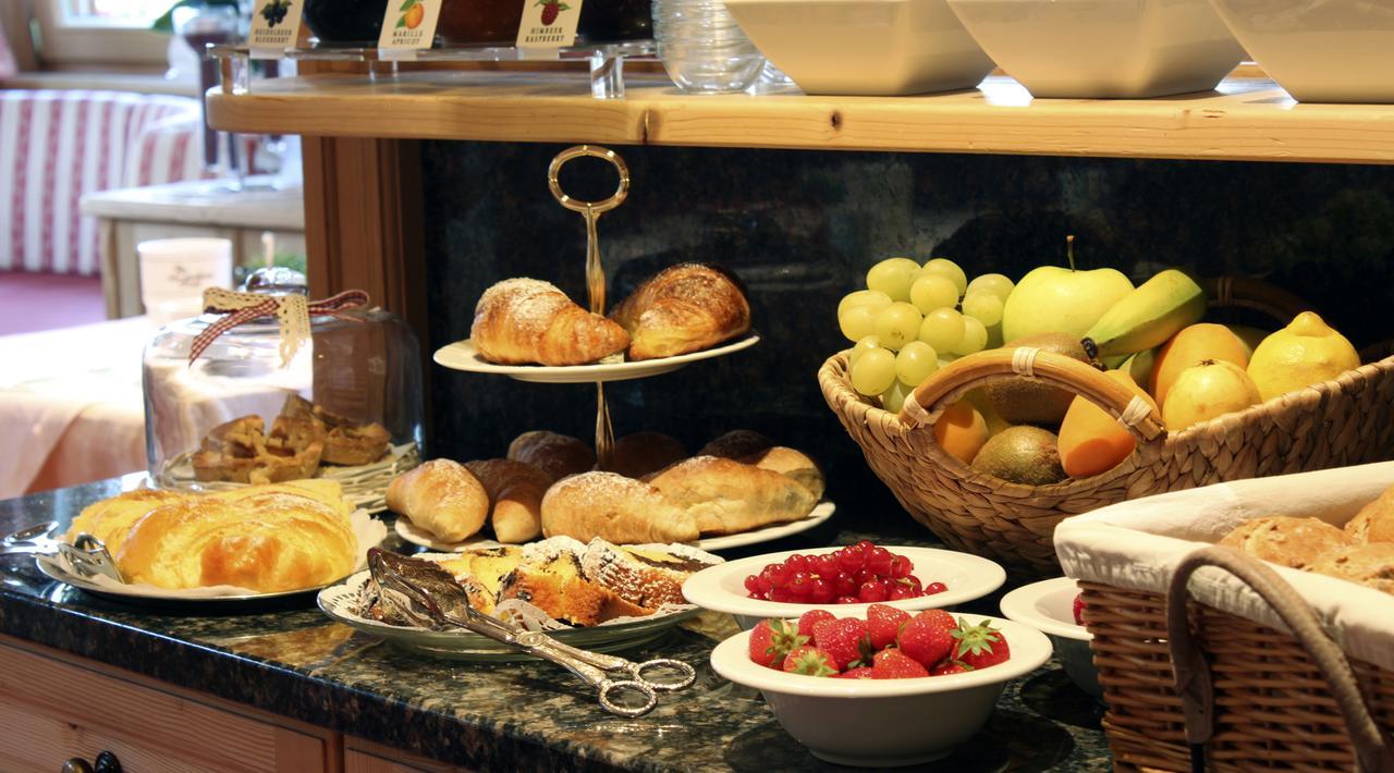 Garni Hotel Rosengarten B&B Selva di Val Gardena Ngoại thất bức ảnh